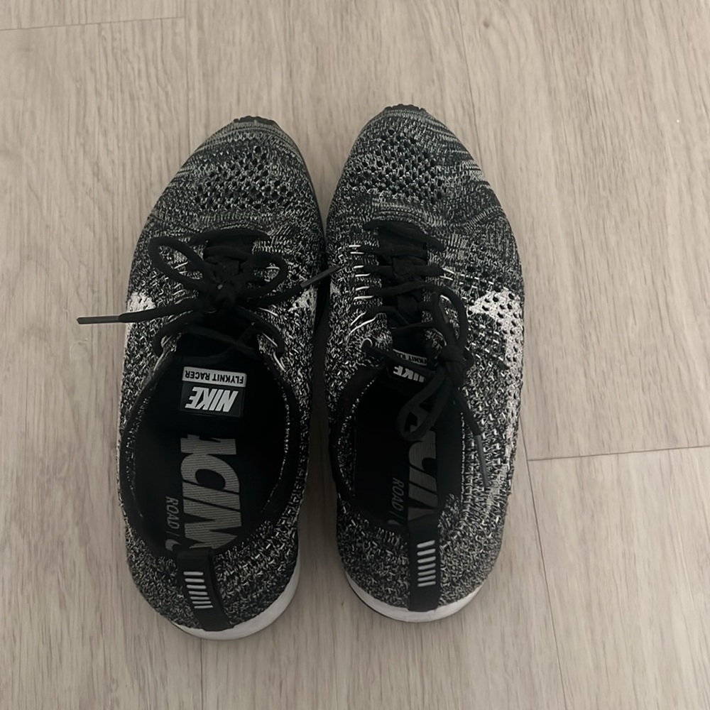 Nike Flyknit Racer - Picture 4 of 11